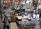 Disminuyen horas trabajadas en el sector de las manufacturas: Inegi